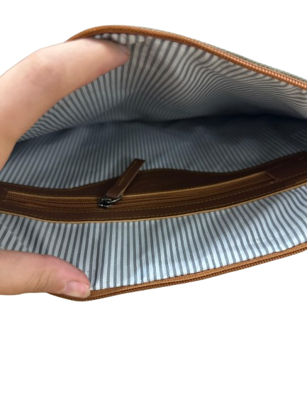 حافظة أصيلة للمستندات والتابلت من أوميكس